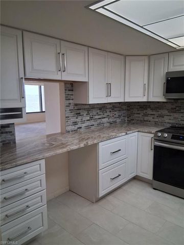 4013 SE 20th PL 402, Cape Coral, FL 33904