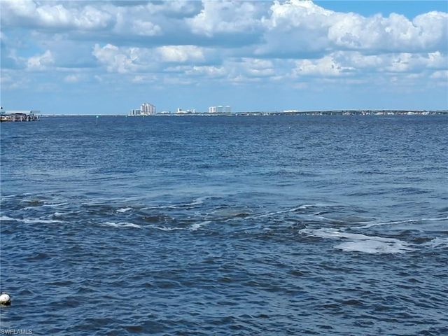 4013 SE 20th PL 402, Cape Coral, FL 33904