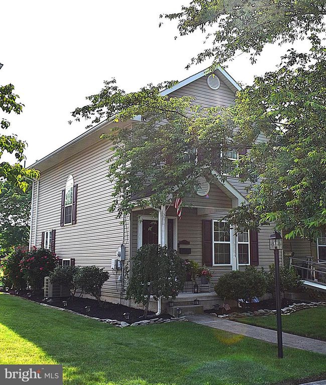 612 N CHESTNUT ST, Palmyra, PA 17078