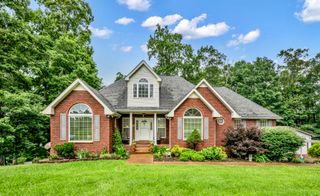 1013 Laurel Hills Dr, Dickson, TN 37055