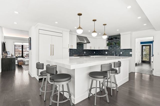 22 Cranmore Rd, Wellesley, MA 02481