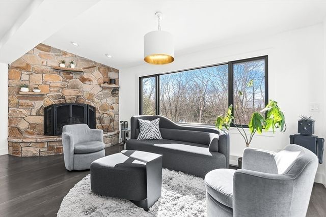 22 Cranmore Rd, Wellesley, MA 02481