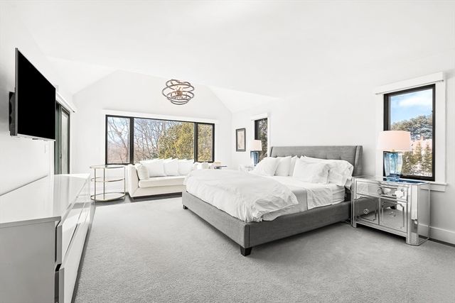 22 Cranmore Rd, Wellesley, MA 02481