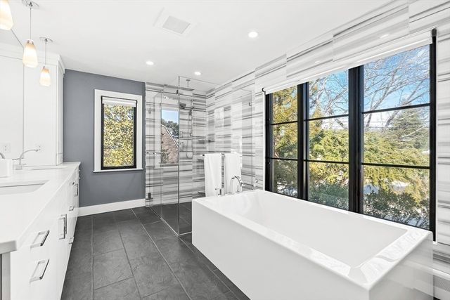 22 Cranmore Rd, Wellesley, MA 02481