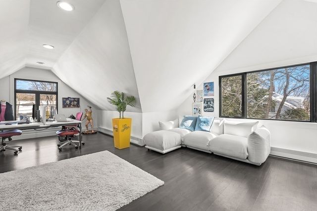 22 Cranmore Rd, Wellesley, MA 02481