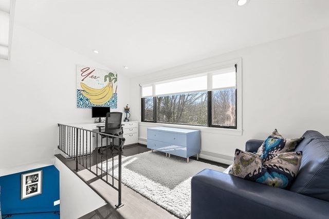 22 Cranmore Rd, Wellesley, MA 02481