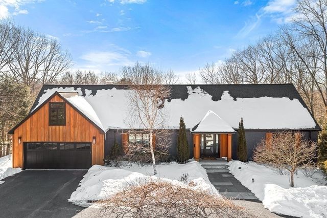 22 Cranmore Rd, Wellesley, MA 02481