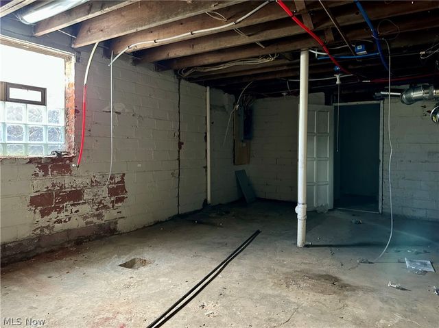 3138 Ashwood Road, Cleveland, OH 44120
