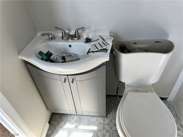 3138 Ashwood Road, Cleveland, OH 44120