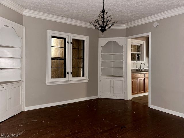 3138 Ashwood Road, Cleveland, OH 44120