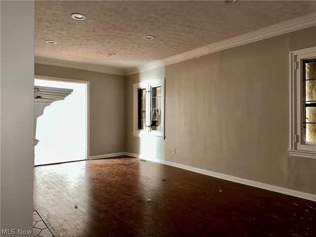 3138 Ashwood Road, Cleveland, OH 44120