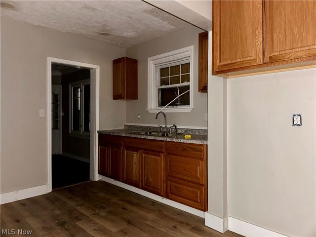 3138 Ashwood Road, Cleveland, OH 44120