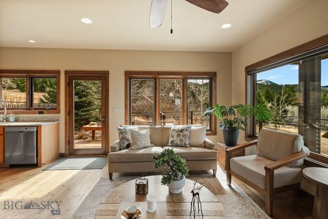 303 S Big Elk Meadow Road, Gallatin Gateway, MT 59730