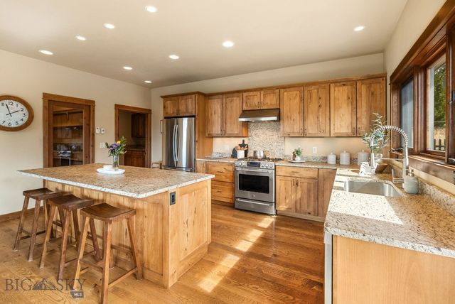 303 S Big Elk Meadow Road, Gallatin Gateway, MT 59730