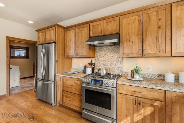 303 S Big Elk Meadow Road, Gallatin Gateway, MT 59730