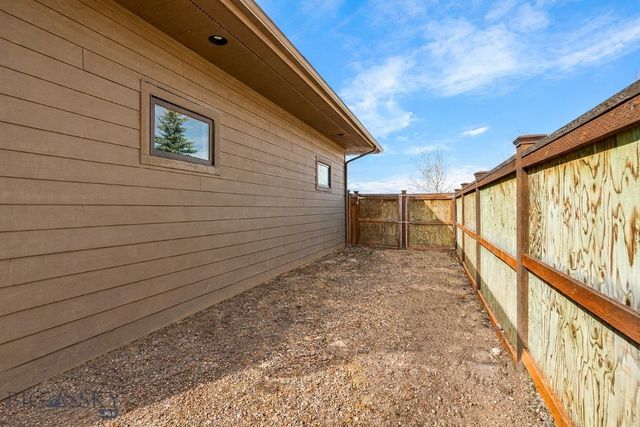303 S Big Elk Meadow Road, Gallatin Gateway, MT 59730