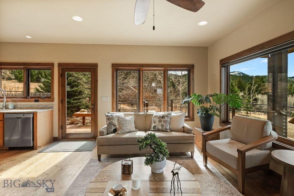 303 S Big Elk Meadow Road, Gallatin Gateway, MT 59730 photo 14