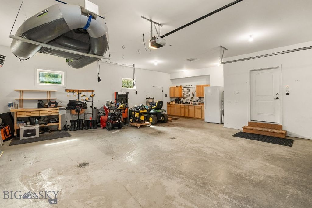 303 S Big Elk Meadow Road, Gallatin Gateway, MT 59730 photo 37