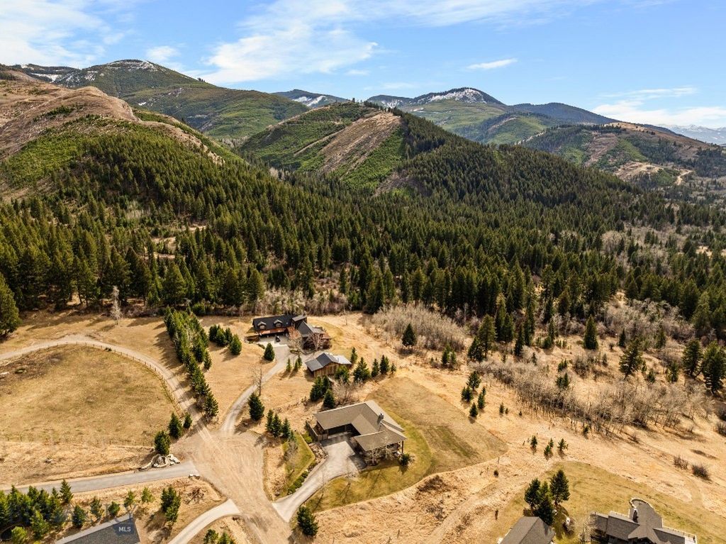 303 S Big Elk Meadow Road, Gallatin Gateway, MT 59730 photo 42