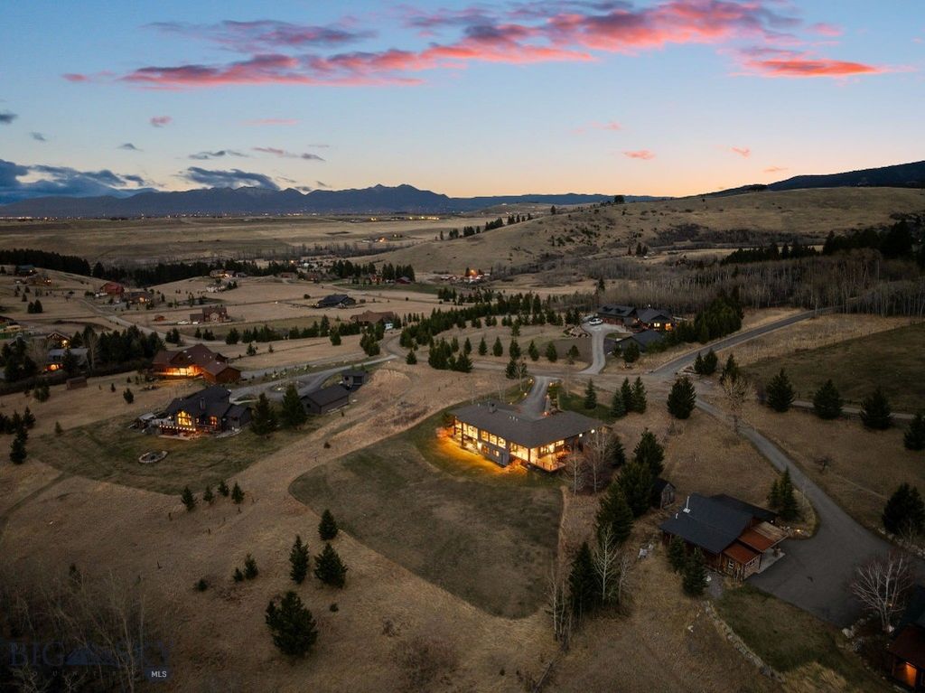 303 S Big Elk Meadow Road, Gallatin Gateway, MT 59730 photo 5