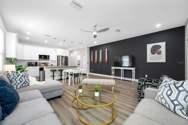 2144 43RD TERRACE N, St Petersburg, FL 33714