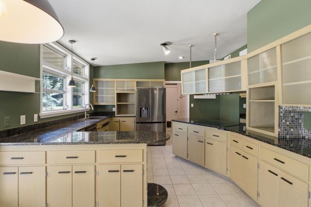 809 E Linwood Drive, Springfield, MO 65807