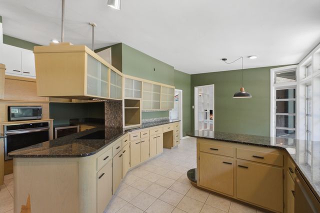 809 E Linwood Drive, Springfield, MO 65807