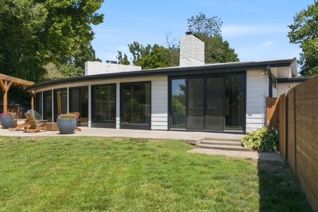 809 E Linwood Drive, Springfield, MO 65807
