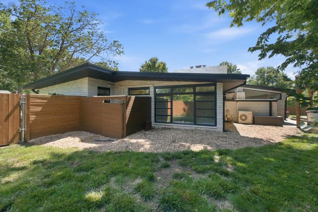 809 E Linwood Drive, Springfield, MO 65807