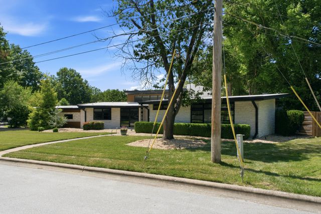 809 E Linwood Drive, Springfield, MO 65807