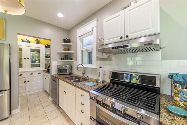 1022 Lake Boulevard, Saint Joseph, MI 49085