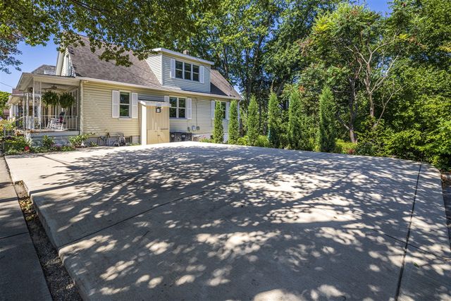 1022 Lake Boulevard, Saint Joseph, MI 49085