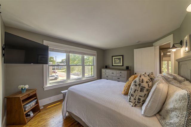 1022 Lake Boulevard, Saint Joseph, MI 49085