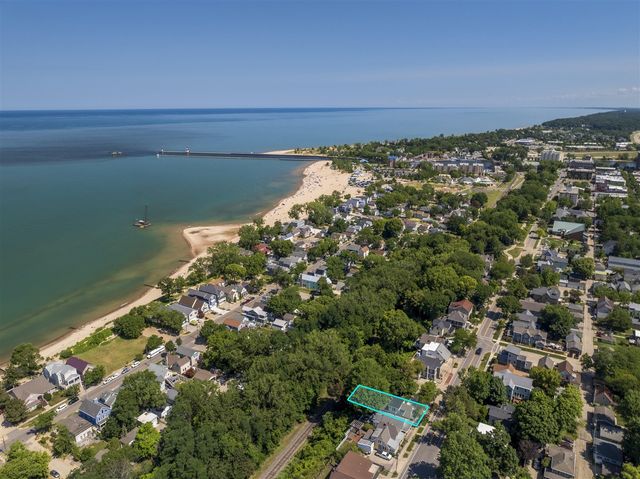 1022 Lake Boulevard, Saint Joseph, MI 49085