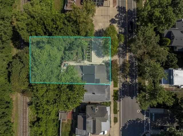 1022 Lake Boulevard, Saint Joseph, MI 49085