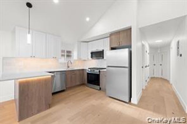 24005 147th Avenue 2nd Fl., Rosedale, NY 11423