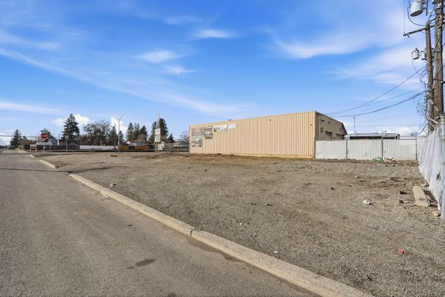 1327 E Francis Ave, Spokane, WA 99216