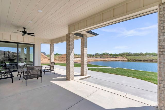 8317 Waterway Ct, Maize, KS 67101