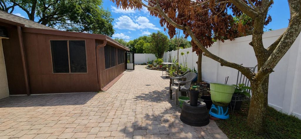 Image 16 of property listing at 1718 BRUCE STREET, Kissimmee, FL 34741