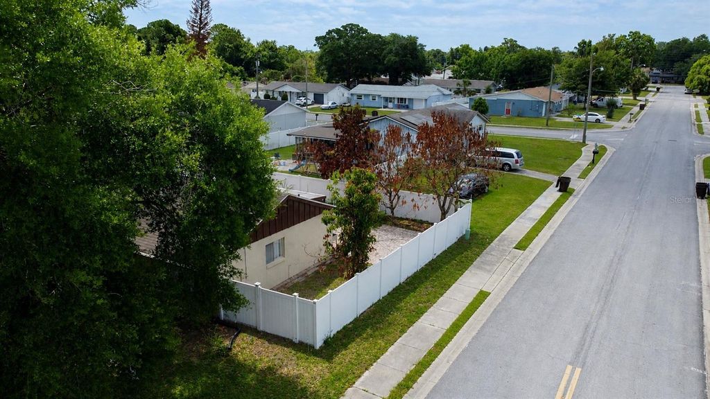 Image 20 of property listing at 1718 BRUCE STREET, Kissimmee, FL 34741