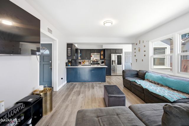 10426 Kester, Mission Hills, CA 91345