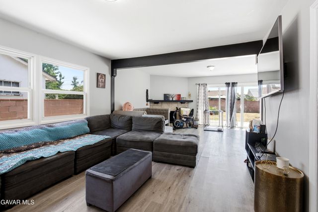 10426 Kester, Mission Hills, CA 91345