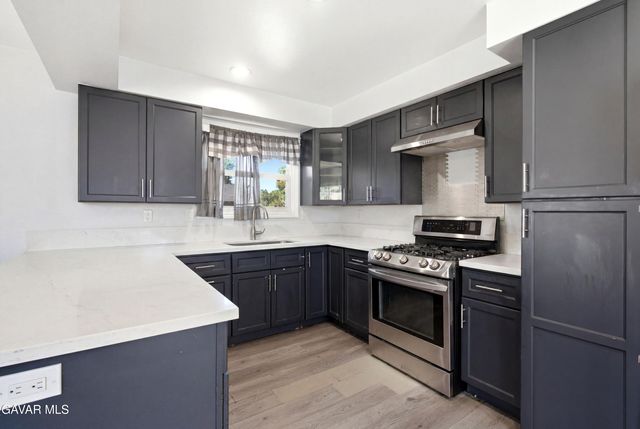 10426 Kester, Mission Hills, CA 91345