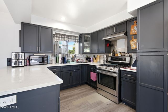 10426 Kester, Mission Hills, CA 91345
