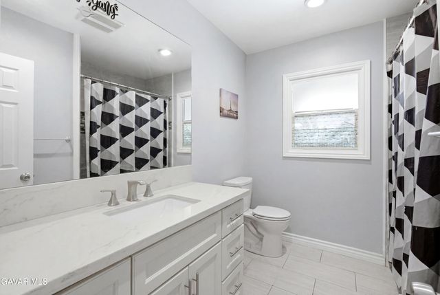 10426 Kester, Mission Hills, CA 91345