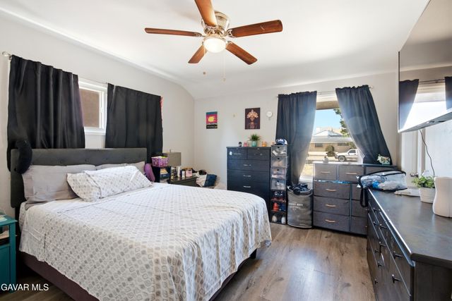 10426 Kester, Mission Hills, CA 91345