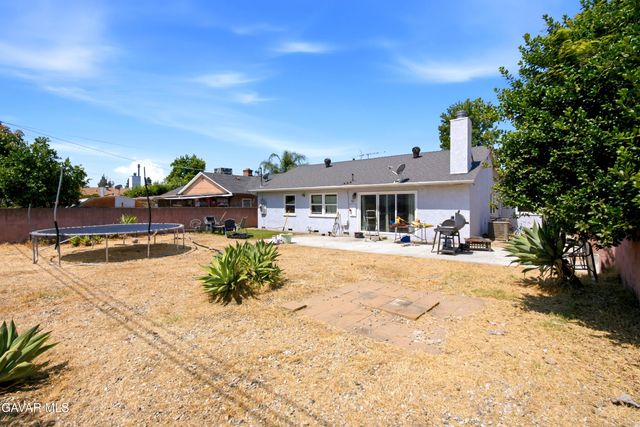 10426 Kester, Mission Hills, CA 91345