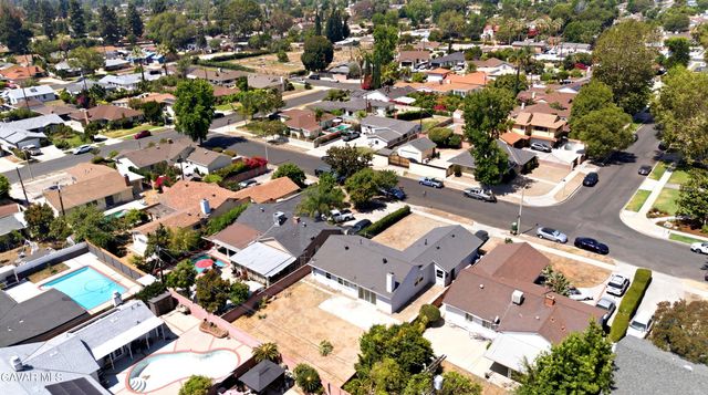 10426 Kester, Mission Hills, CA 91345