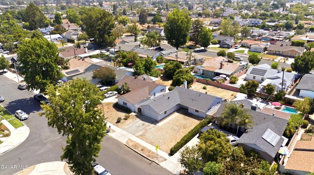 10426 Kester, Mission Hills, CA 91345
