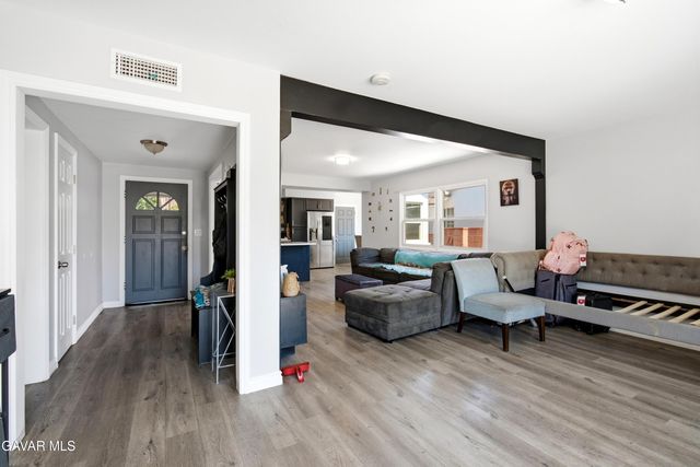 10426 Kester, Mission Hills, CA 91345